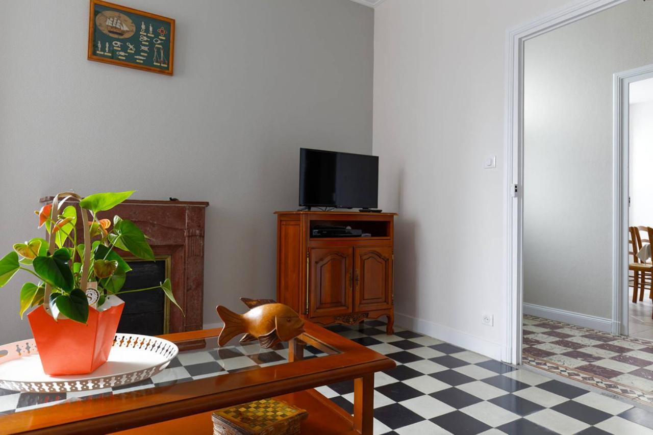 Le Cachet D'Une Maison De Centre-Bourg A Beauvoir-Sur-Mer Exteriér fotografie