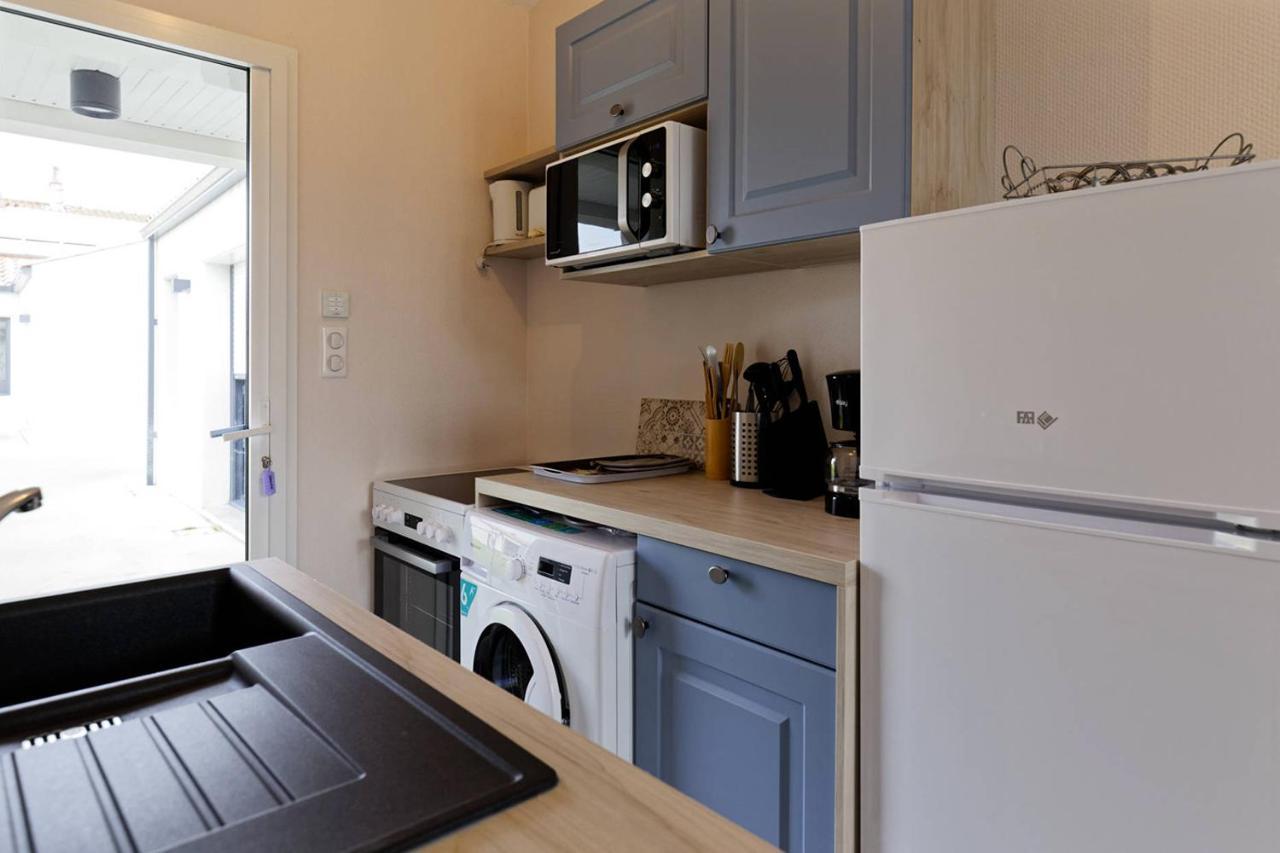 Le Cachet D'Une Maison De Centre-Bourg A Beauvoir-Sur-Mer Exteriér fotografie