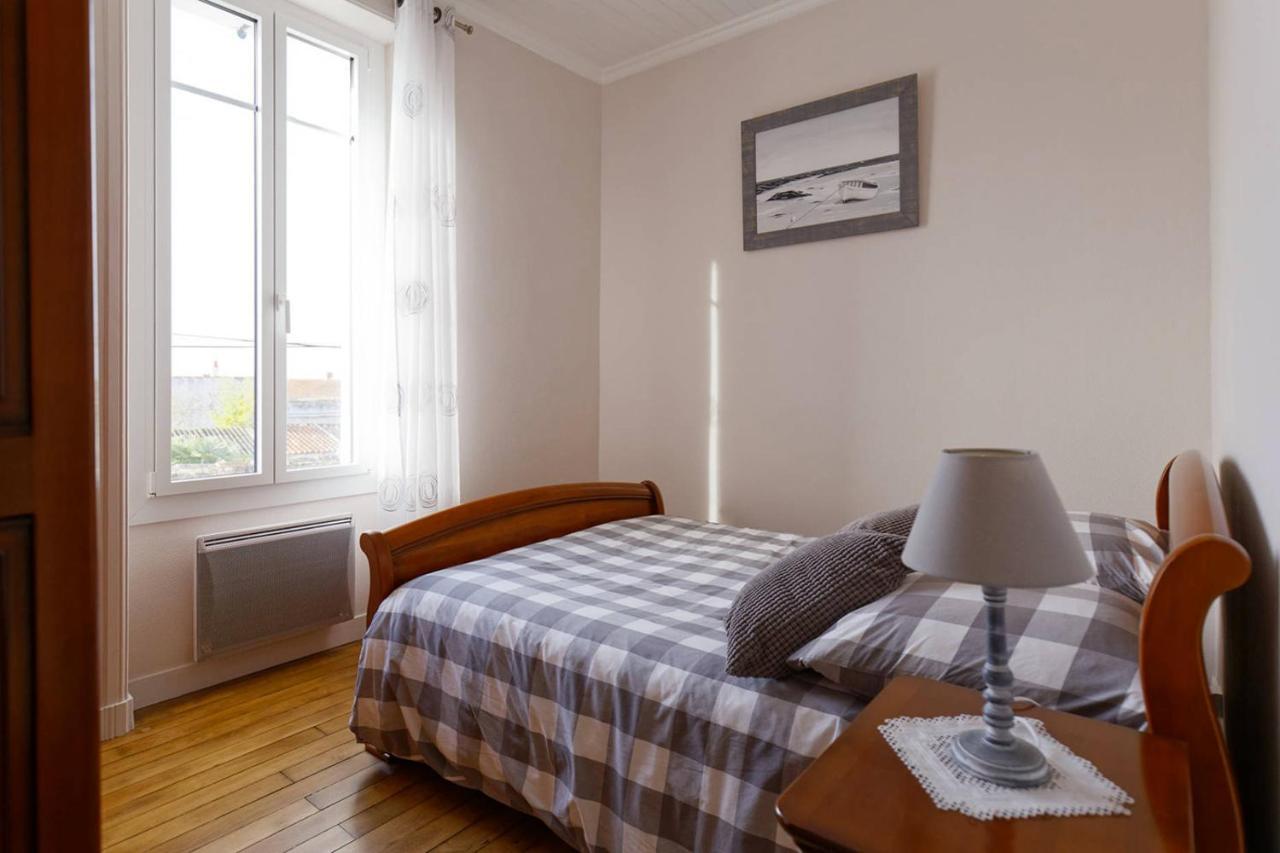 Le Cachet D'Une Maison De Centre-Bourg A Beauvoir-Sur-Mer Exteriér fotografie