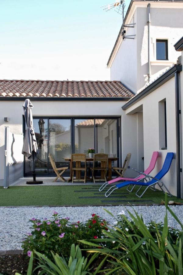 Le Cachet D'Une Maison De Centre-Bourg A Beauvoir-Sur-Mer Exteriér fotografie